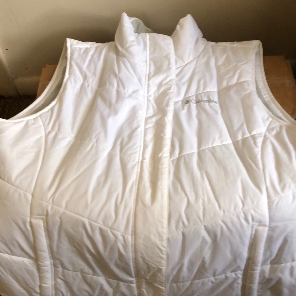 Columbia White Puffer Vest